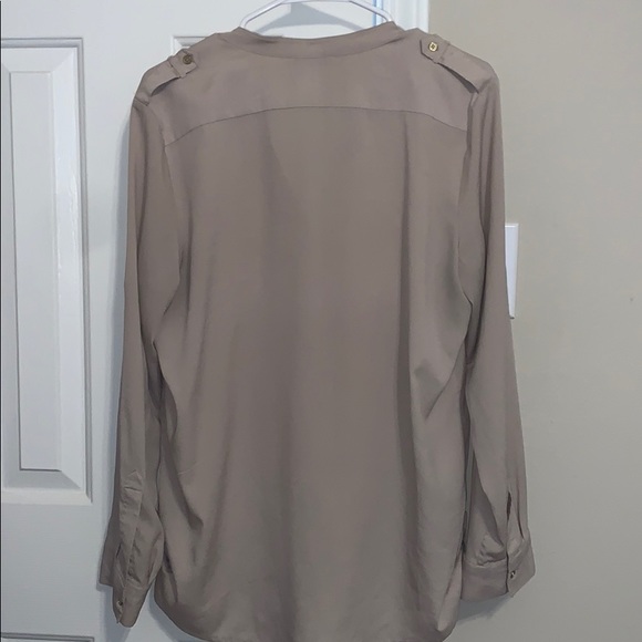 Tan shirt - Picture 3 of 3